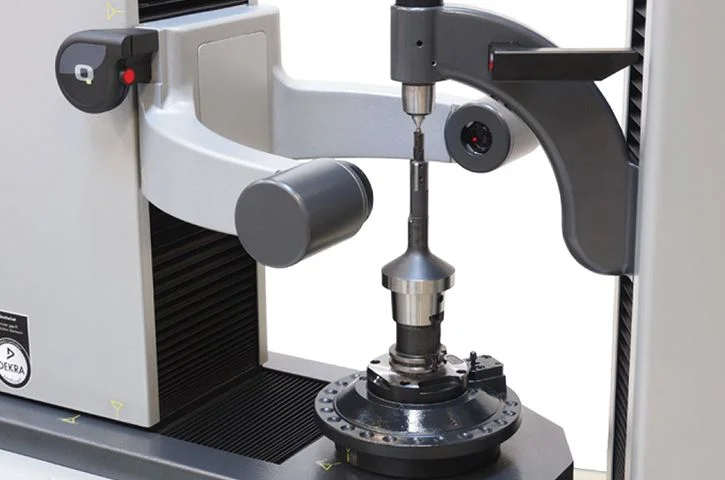 Зажим инструмента между центрами.jpg